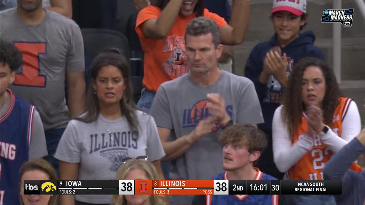 WAGLER HOW 🤯 #MarchMadness Lock in for the second half with us:
