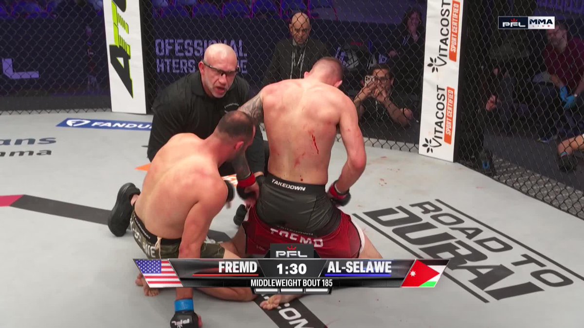 Foot through the shorts! 😭 This ref was befuddled… #PFLPittsburgh