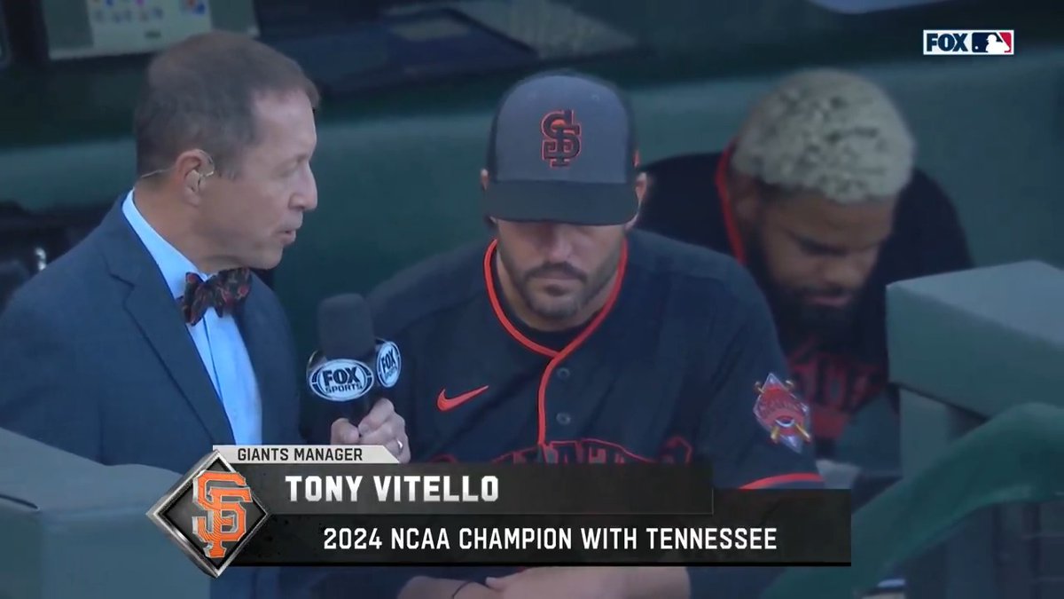 “I can’t talk down to guys anymore, they’re my age!” 😆 Tony Vitello spoke with Ken Rosenthal about the biggest adjustment he’s had going from managing in college to now managing in the big leagues