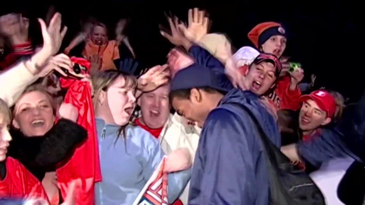 Just felt like revisiting the scene that Illinois Men's Basketball arrived home to after its last Elite Eight win 🙌 #MarchMadness