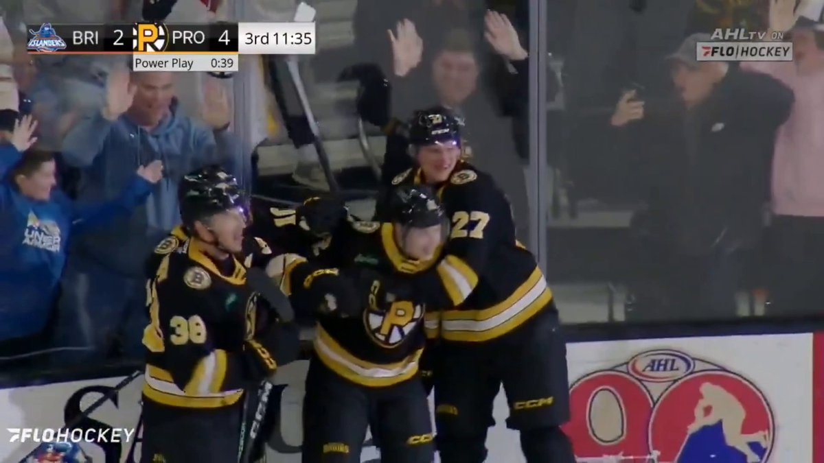 JAMES HAGENS HAS HIS FIRST PROFESSIONAL GOAL! 🐻 In just his second career game too! (🎥: Providence Bruins)