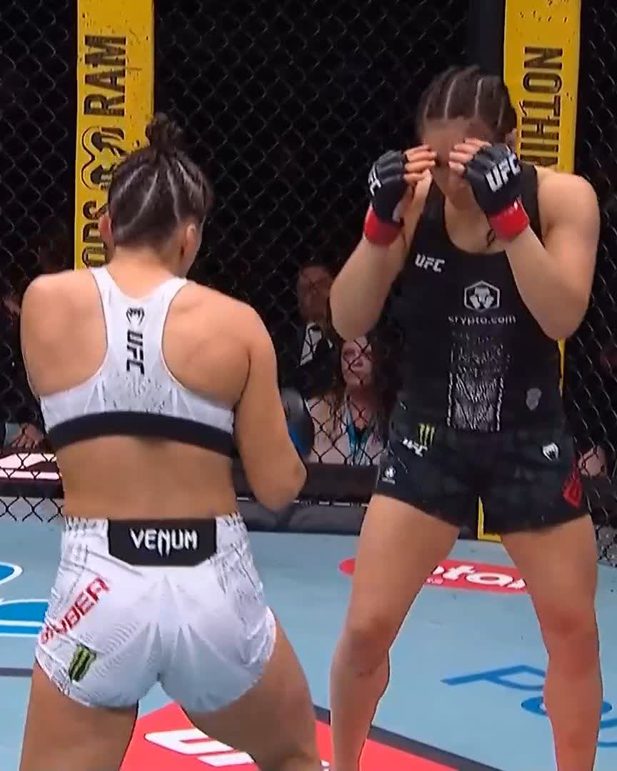 COUNTER LEFT LANDS PERFECTLY 🤯 alexa grasso wins in round 1 with a perfect shot &amp; RNC! [ #UFCSeattle | LIVE on @ParamountPlus ]