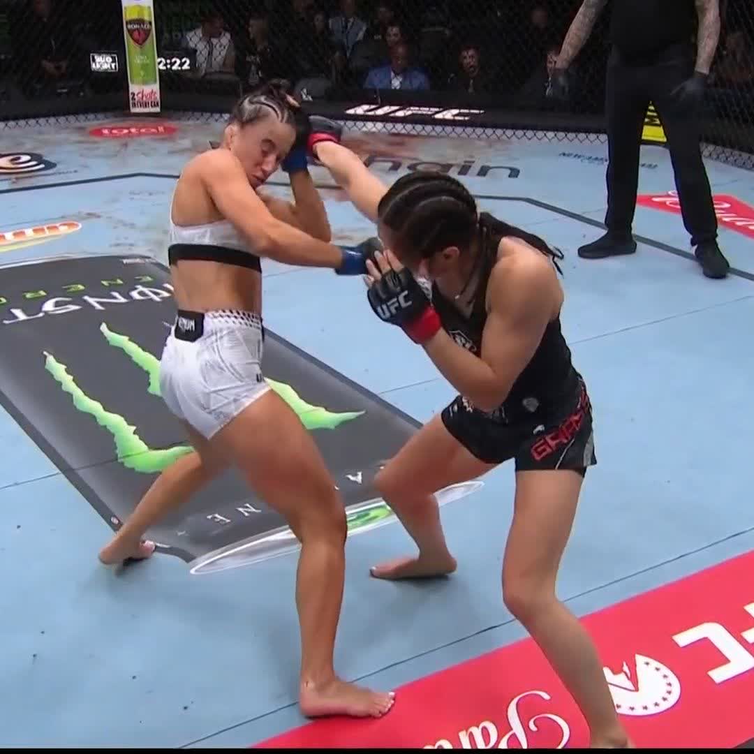 ALEXA GRASSO 🇲🇽 FULMINANTE 🥵🥵 Termina la pelea de forma brutal en el primer round 🔥 #UFCSeattle | Ver en vivo por Paramount+ Deportes