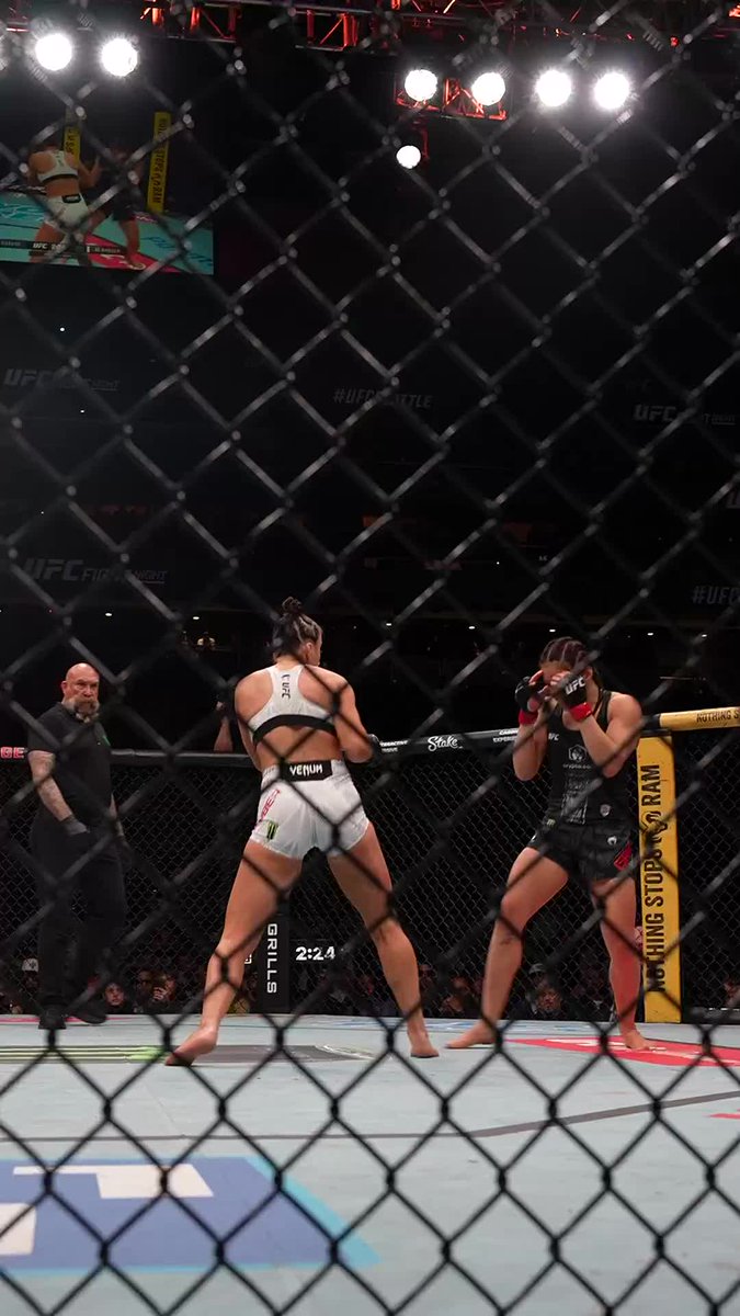 MAKING IT LOOK EASY ‼️ alexa grasso is now 2-0 against Maycee Barber after tonight! [ #UFCSeattle ]