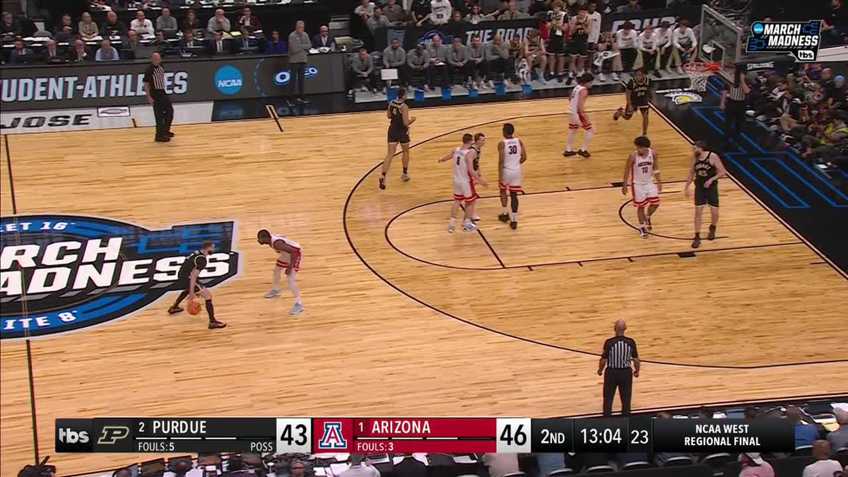 TOUGH finish 🥶 #MarchMadness Arizona Basketball