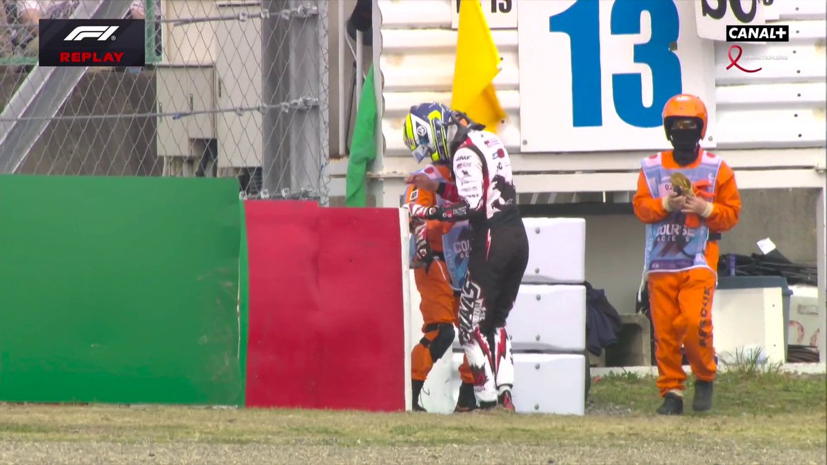 🟡 SAFETY CAR🟡 Gros crash pour Oliver Bearman 😱 Le pilote Haas sort de sa monoplace en boitant 😣 #JapaneseGP #F1
