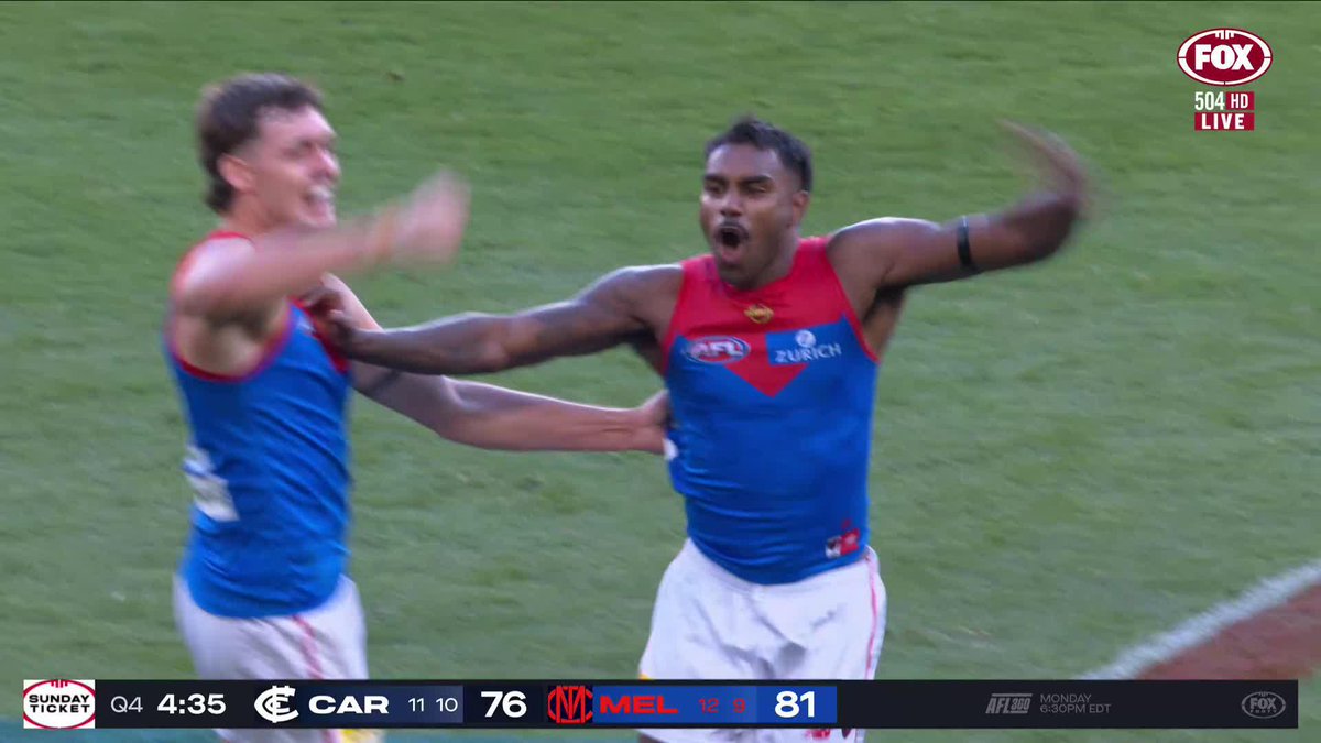 PICKETT, ONE STEP, FROM THE ARRRRCCCC!! 😈 📺 Watch #AFLBluesDees on Ch.504 or stream on Kayo: ✍️ BLOG 🔢 MATCH CENTRE