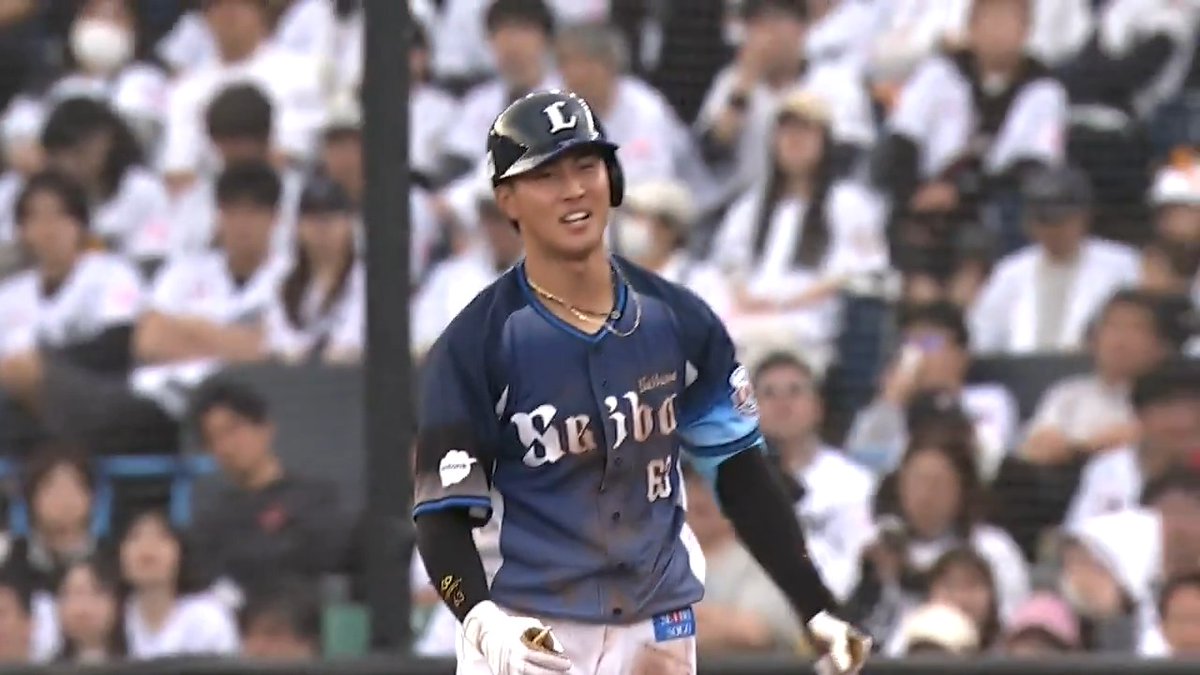 #長谷川信哉 意表を突く初球セーフティバント‼️ 守備位置を見極め、気迫のヘッドスライディングで 見事セーフ🖐️✋ #seibulions #ベースボールLIVE で配信中[初月無料]