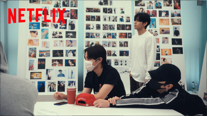 En esta casa se ama SWIM 💘 #BTSenNetflix