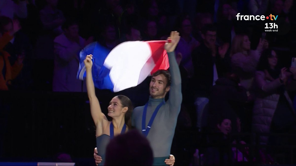 Guillaume Cizeon et Laurence Fournier Beaudry ont parachevé leur première saison ensemble avec un titre mondial en danse sur glace à Prague, samedi 28 mars. Les Français ont envoûté le public et les juges avec une performance épurée et poétique. #JT13h