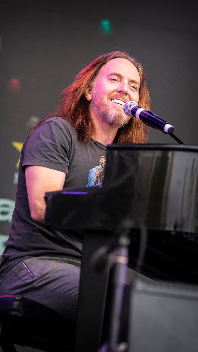 Throwback to Tim Minchin performing When I Grow Up at #WestEndLIVE (ft. his vocal rendition of the trumpet solo) 🙌 🎟️ Get tickets for Matilda The Musical: #WorldPianoDay