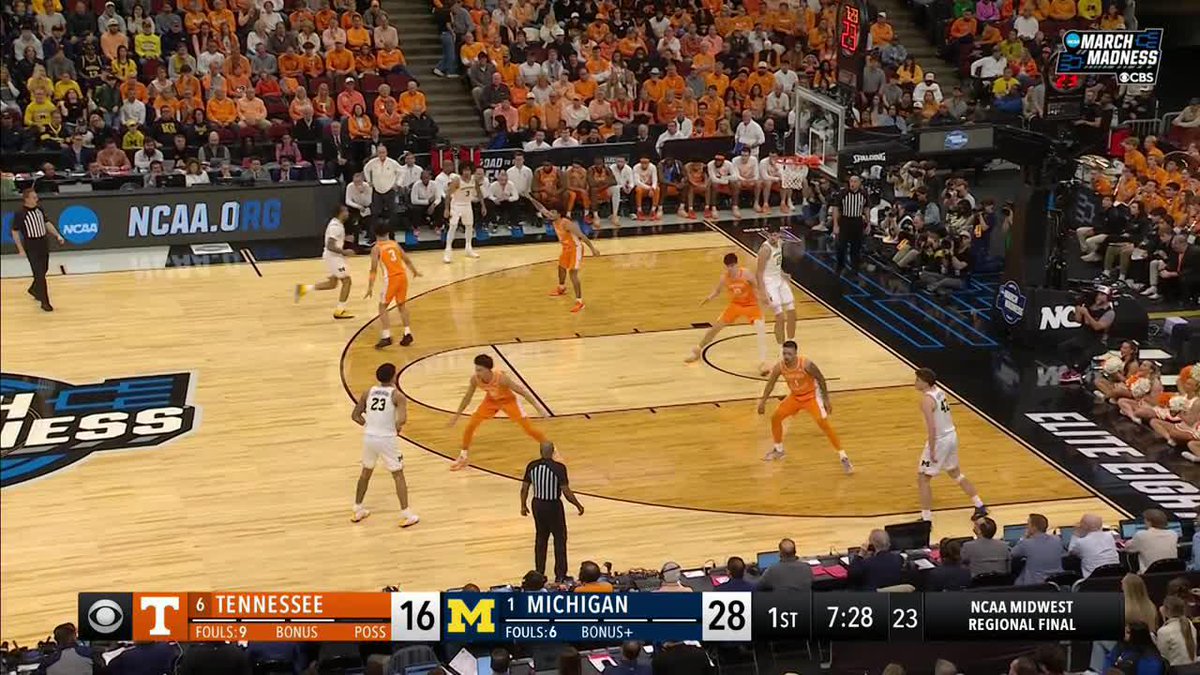 7’3” people should not be able to do this. Have been blown away by the growth in Mara’s footwork this year