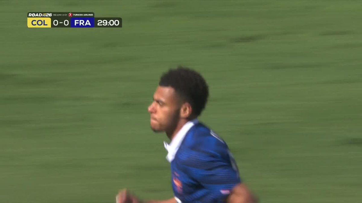 Désiré Doué's first goal in a French shirt 👏