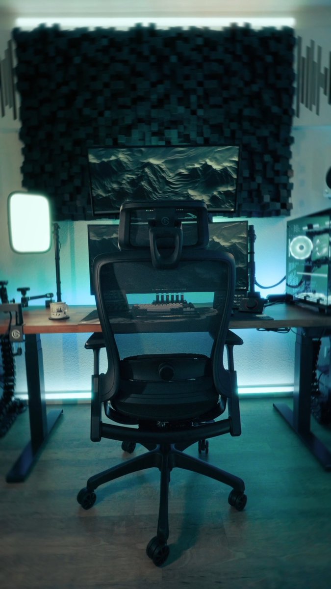 Your setup just got more comfortable. 😌 Embrace is designed to keep up with your workflow for hours on end. Sit back, relax, and start creating. 🎥: Marijan
