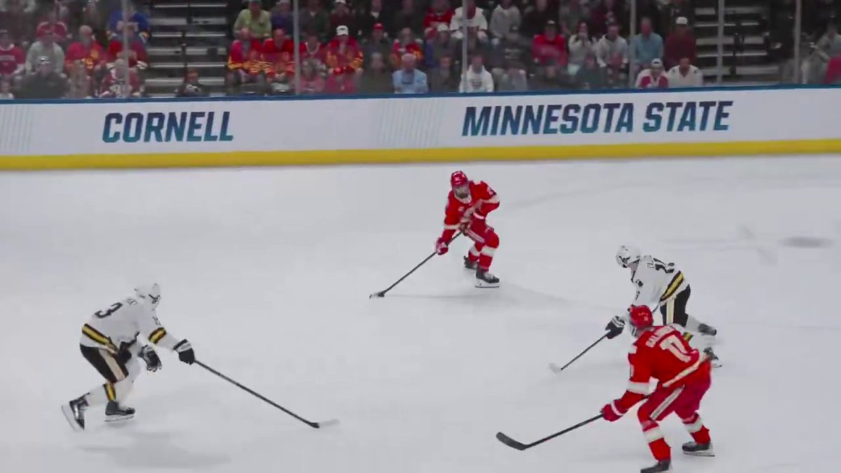 Denver scored 4 goals in the 1st period, its most in any period of an NCAA Tournament game since the 2022 national title game. Pios lead 4-1 vs. Western Michigan (via Denver Hockey)