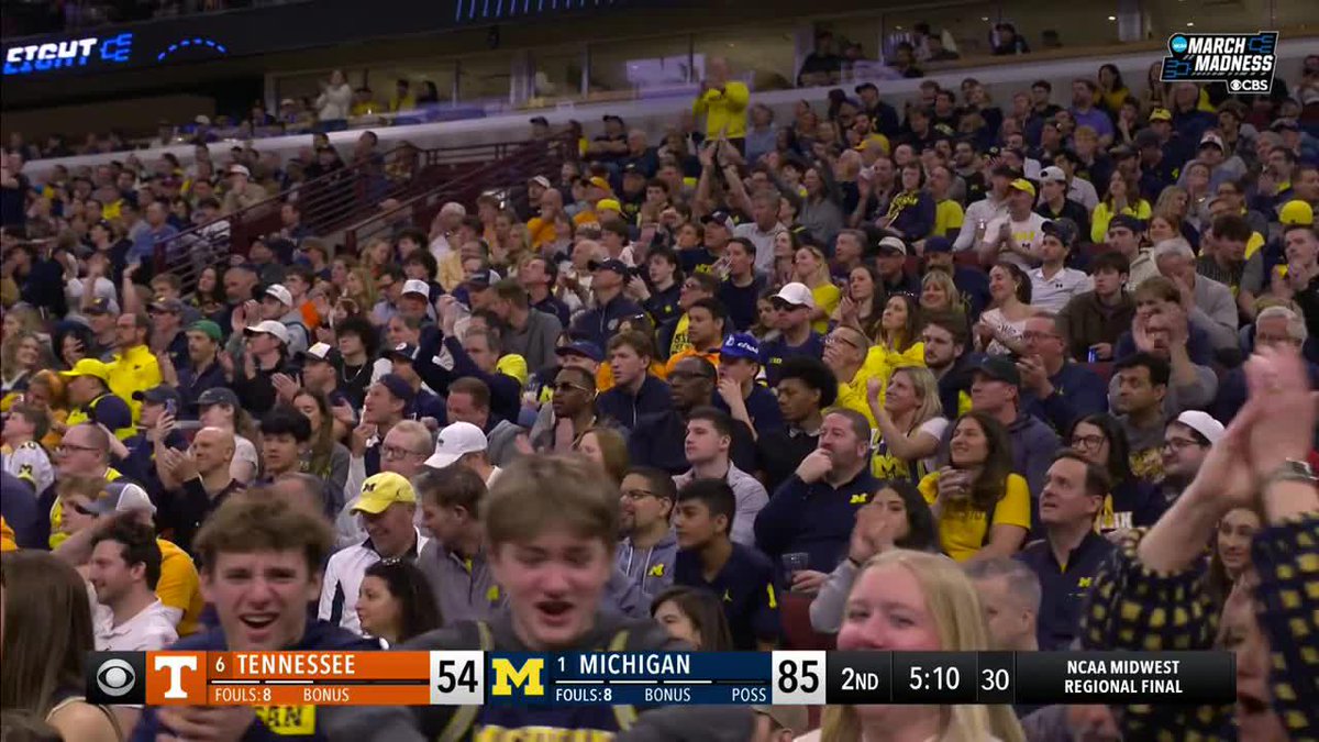 Morez Johnson slams it home 💪 #MarchMadness Michigan Men's Basketball