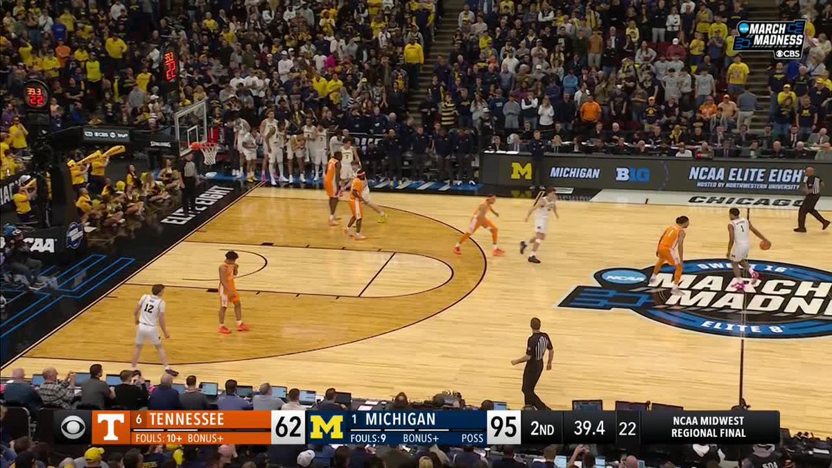 Charlie May, son of Michigan HC Dusty May, hit a garbage time three and his teammates LOST IT ๐คฃ