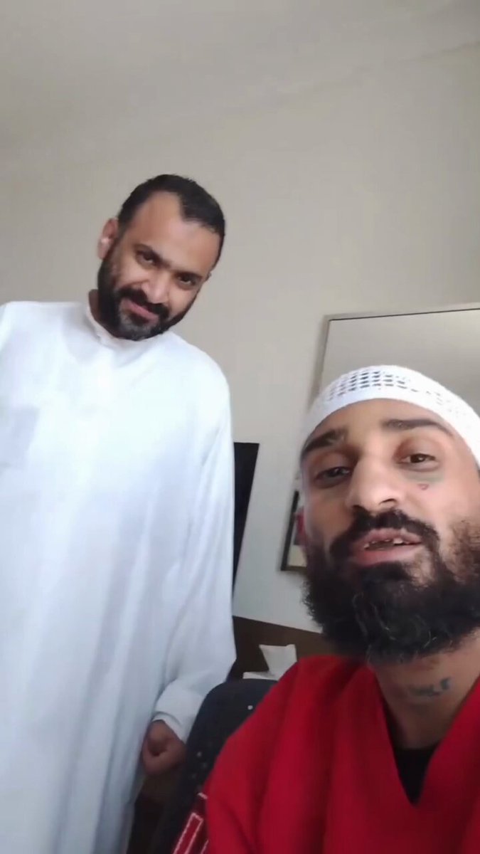 ليش يقطع الفلوس ويدعس عليها