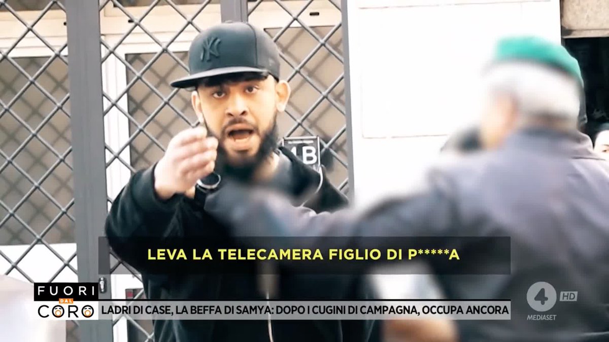 Insulti e minacce (anche davanti alle forze dell'ordine) da parte di Samia, la turnisina che per 4 anni ha occupato abusivamente la casa di Ivano dei Cugini di Campagna, e di suo figlio. Oggi la donna ha lasciato la casa di Ivano ma ne occupa abusivamente un'altra. #Fuoridalcoro