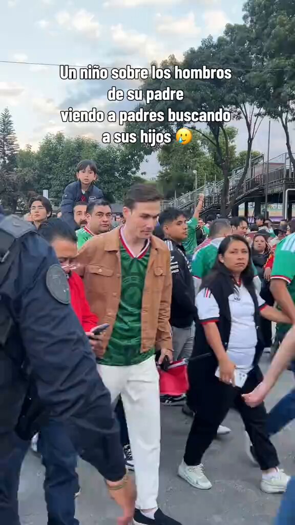 El narcoestado en México ha desaparecido a más de 132 mil personas. El mundo entero debe enterarse. No se trata de boicotear la FIFA World Cup, sino de incomodar a las autoridades para obligarlas a salir de su indolencia. Por ellas luchamos, hasta encontrarlas a todas y acabar con los gobierno criminales que se construyen con su sufrimiento.