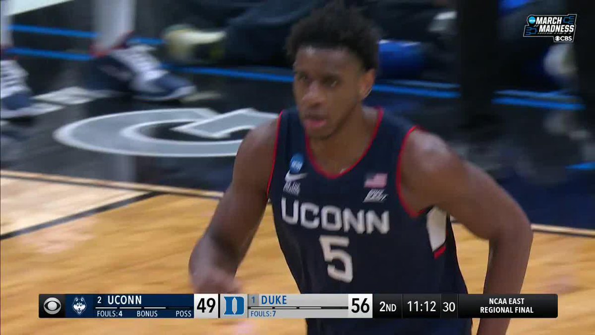 Tarris Reed Jr. throw it down! UConn is within 7 ๐ณ