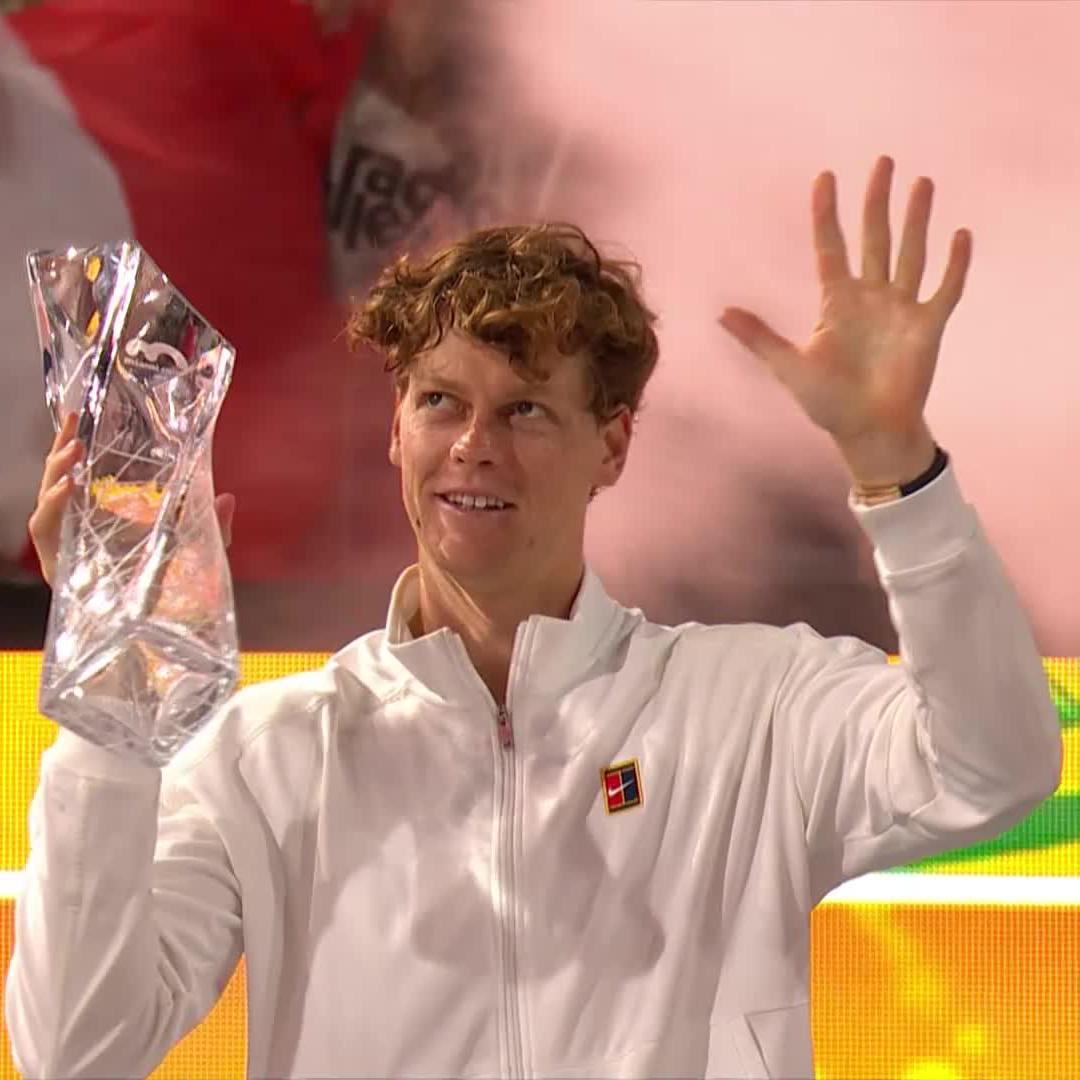 Raise it up 🏆 Jannik Sinner #MiamiOpen