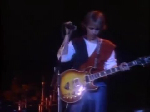Styx performing "Renegade" live at the Saenger Theater in New Orleans, 1983. Absolutely amazing band back in the 80s'. They don’t make music like this anymore.