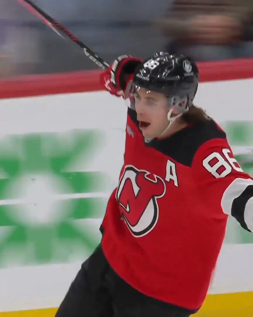 JACK HUGHES HAS BEEN ON ANOTHER PLANET SINCE THE OLYMPICS MY HEAVENS 4 point night for the kid, including the eventual game winner here. He has 22 points in his last 10 games. An absolute freak of nature by every possible definition of the phrase. Unreal.