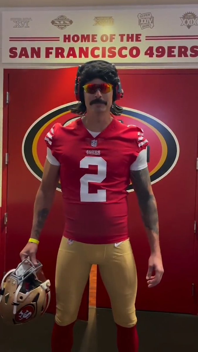 y’all remember when Dr Disrespect showed up to 49ers camp