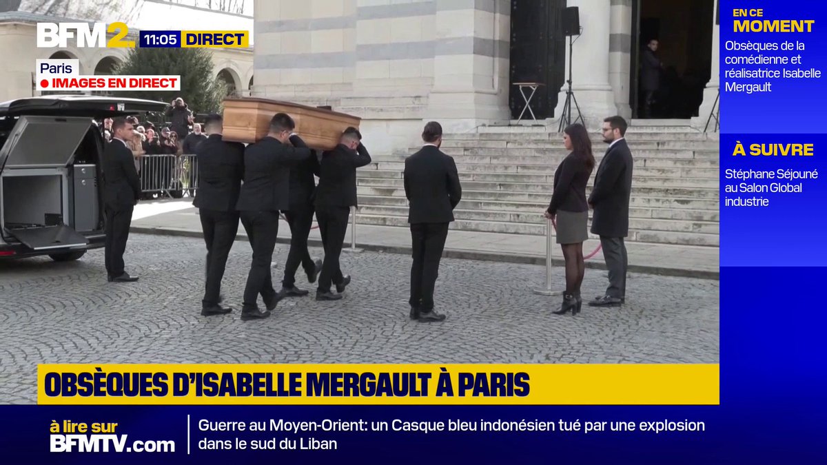 Les funérailles d’Isabelle Mergault sont célébrées avec une cérémonie laïque ouverte au public, sous la coupole du cimetière du Père-Lachaise #BFM2