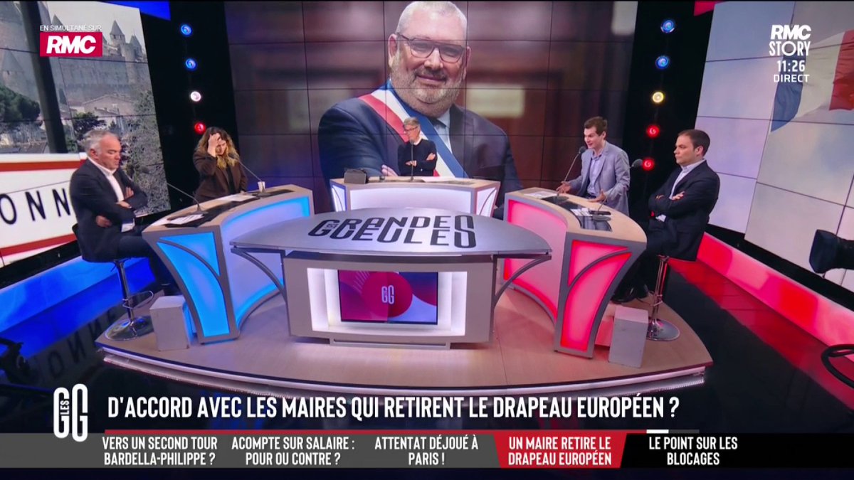 🔴Le maire RN de Carcassonne retire le drapeau européen de la façade de la mairie 🎙️ Jean-Loup Bonnamy: "J'ai l'impression de vivre sous occupation allemande. Mettre le drapeau de l'UE, c'est mettre le drapeau de l'Allemagne sur nos bâtiments" #GGRMC