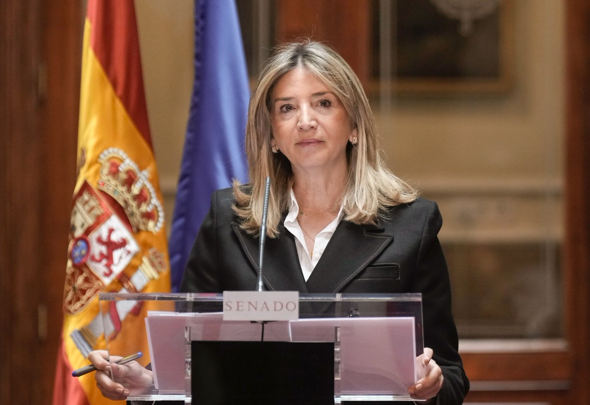 Pedro Sánchez, que ni siquiera se molesta en felicitar la Navidad a los españoles, preocupado por el Domingo de Ramos en Jerusalén.
