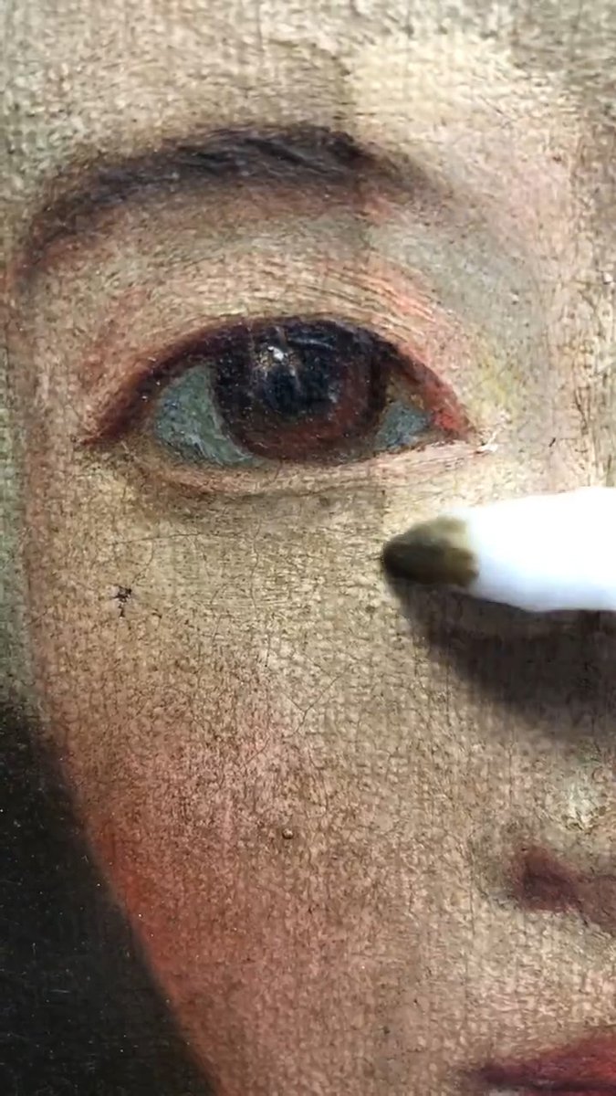 Every time we marvel at art, let’s not forget the meticulous work behind the scenes to restore it. Atelier Sophie Rennequin brings these pieces back to life with such care.