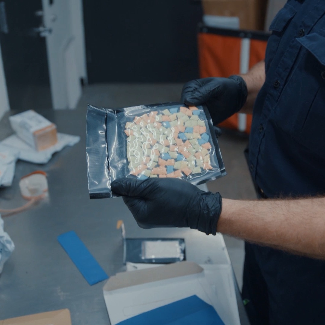 Flagged packages revealed Ketamine and MDMA. Catch a new #Contraband: Seized at the Airport tonight at 8P on Discovery.