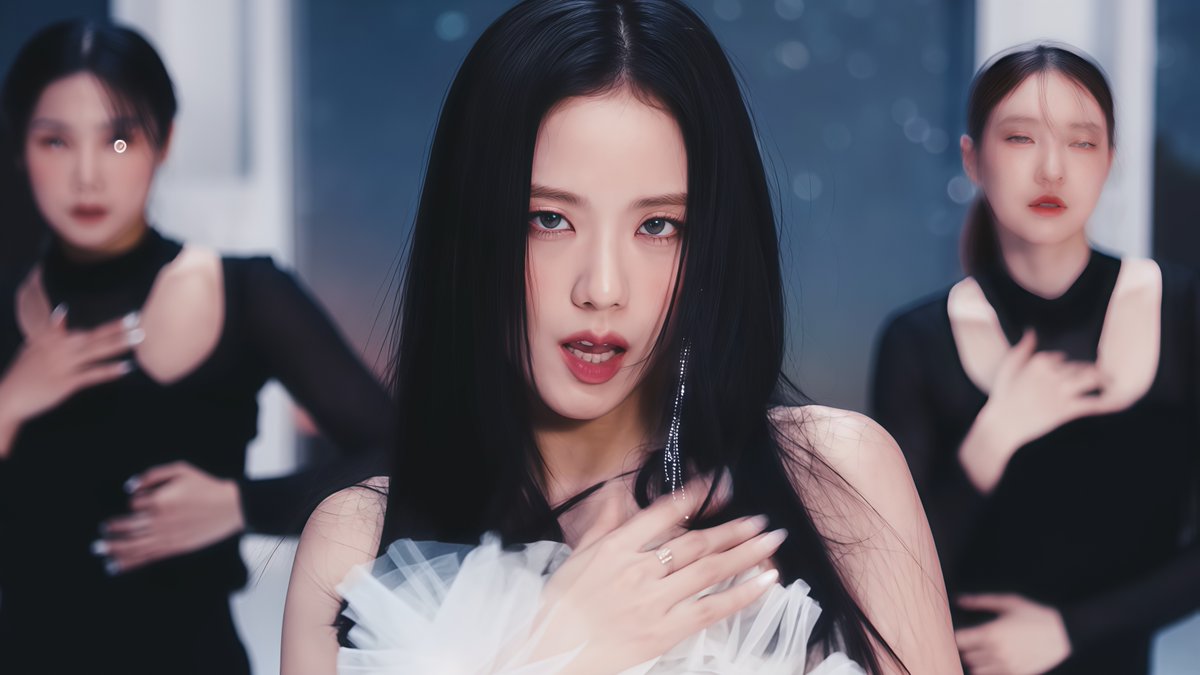 2023年の本日はジスによる初ソロシングル「ME」の発売日！彼女はBLACKPINKのメンバーで最後に単独デビューしており、彼女の自信を込めたという意味で「私」を英訳したタイトル。収録曲はFLOWERとAll Eyes On Meで、初動売上117万を記録し、当時K-POP女性ソロ歌手で史上最高を達成した。