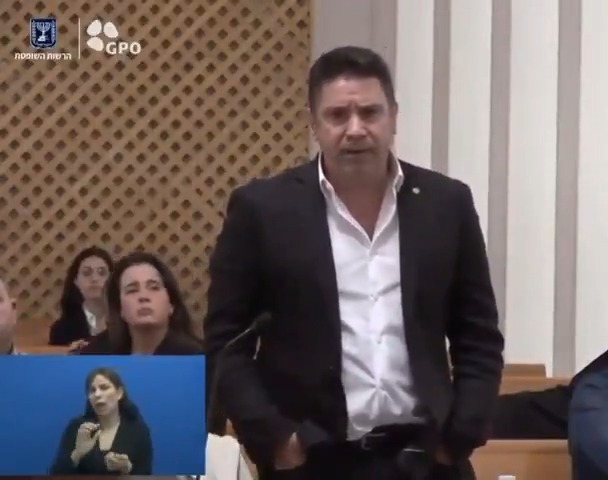 "המשטרה רוצה לקחת את הכלים המצומצמים שיש לי ולעקר אותם מתוכן": עמרי אסנהיים היום בבימ"ש העליון בעקבות דרישת המשטרה למסירת חומרי הגלם של הריאיון עם אלי פלדשטיין