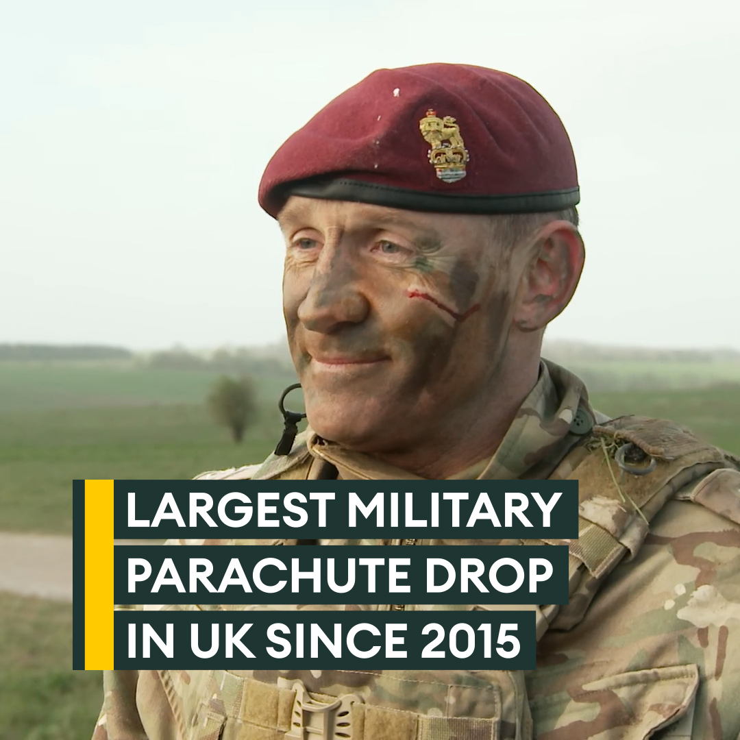 Eyes on the skies! 🪂 Check out this footage from Salisbury Plain as 276 paratroopers executed the largest parachute exercise in over 10 years. Soldiers jumped from an RAF A400M in a masterclass of coordination Watch in FULL 🔗⬇️