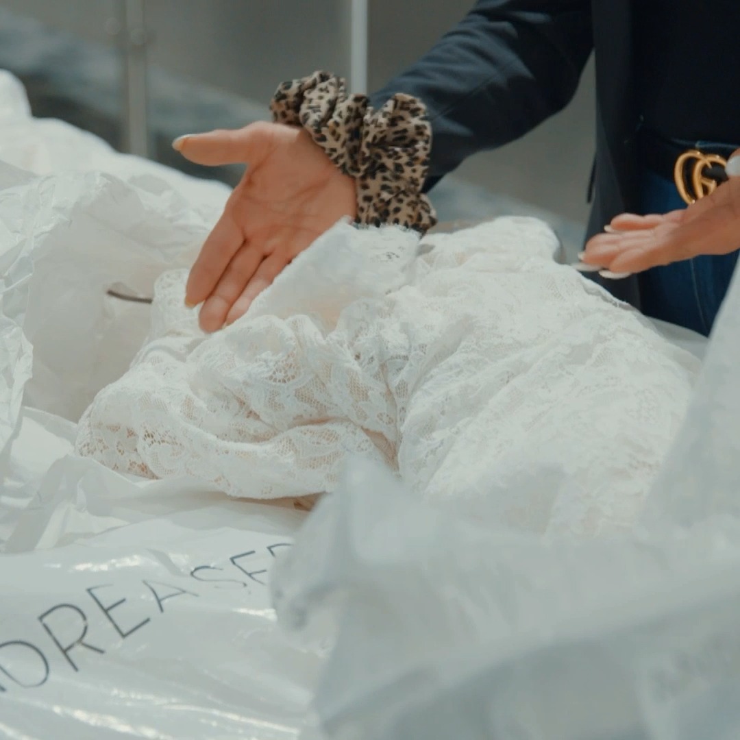 Unclaimed wedding dresses might not make the journey with their traveler. #Contraband: Seized at the Airport starts NOW on Discovery.