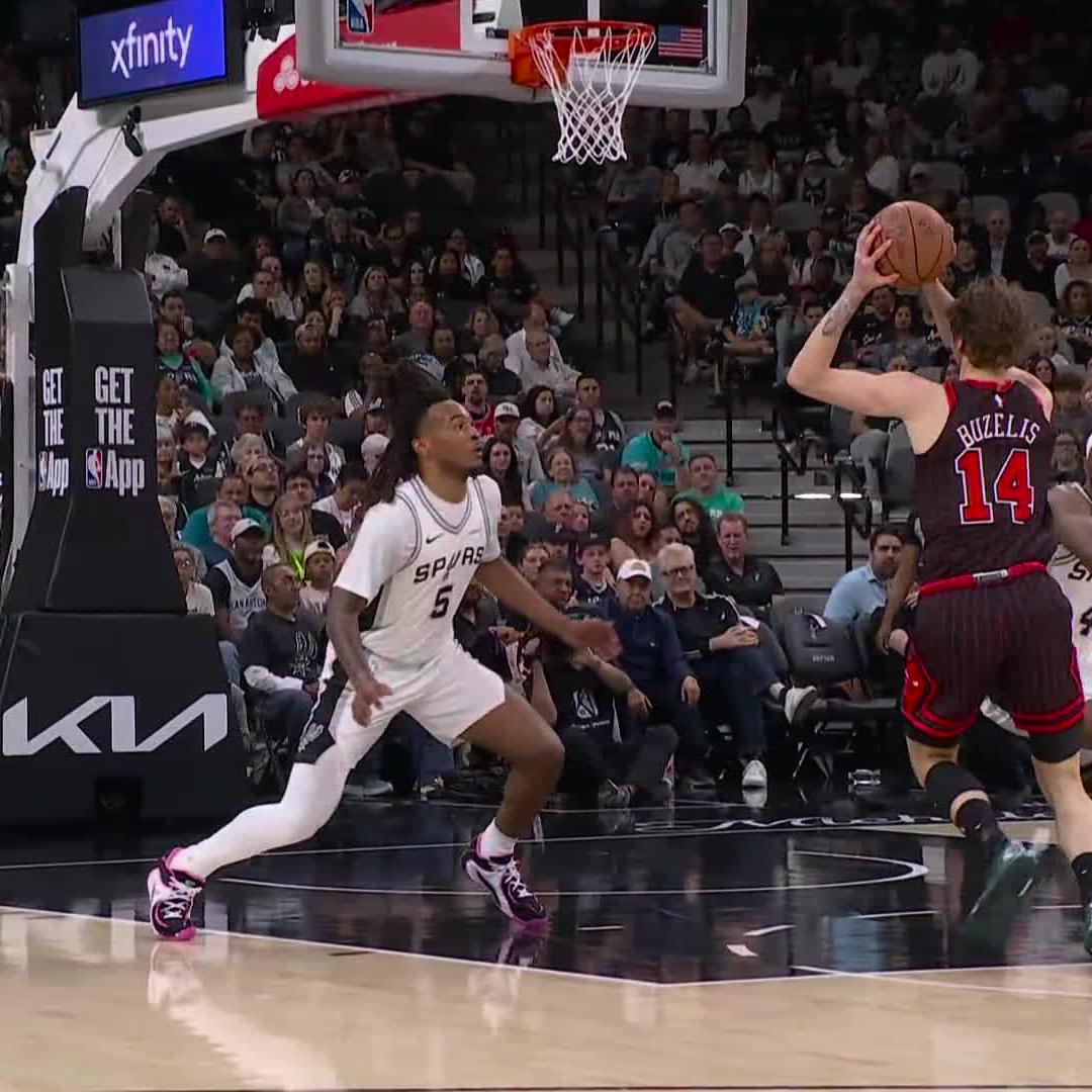 Wemby jumped across the paint for the BLOCK. 😱