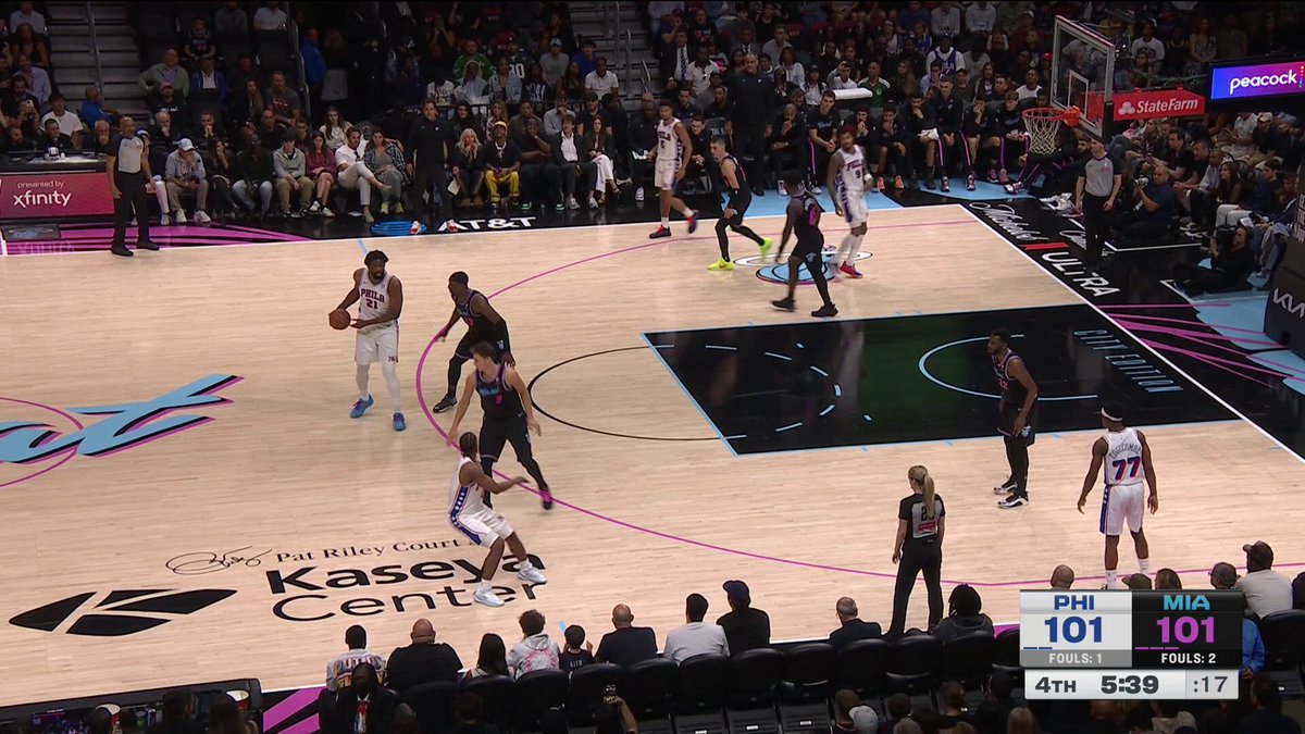 Maxey with the loooooong three