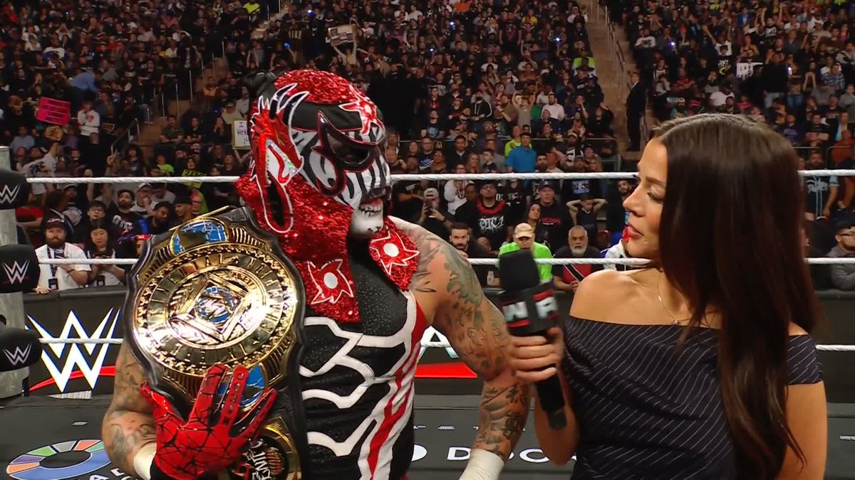 A LADDER MATCH AT WRESTLEMANIA! 🪜 PENTA EL ZERO M will defend the Intercontinental Title in a match that truly defies gravity!