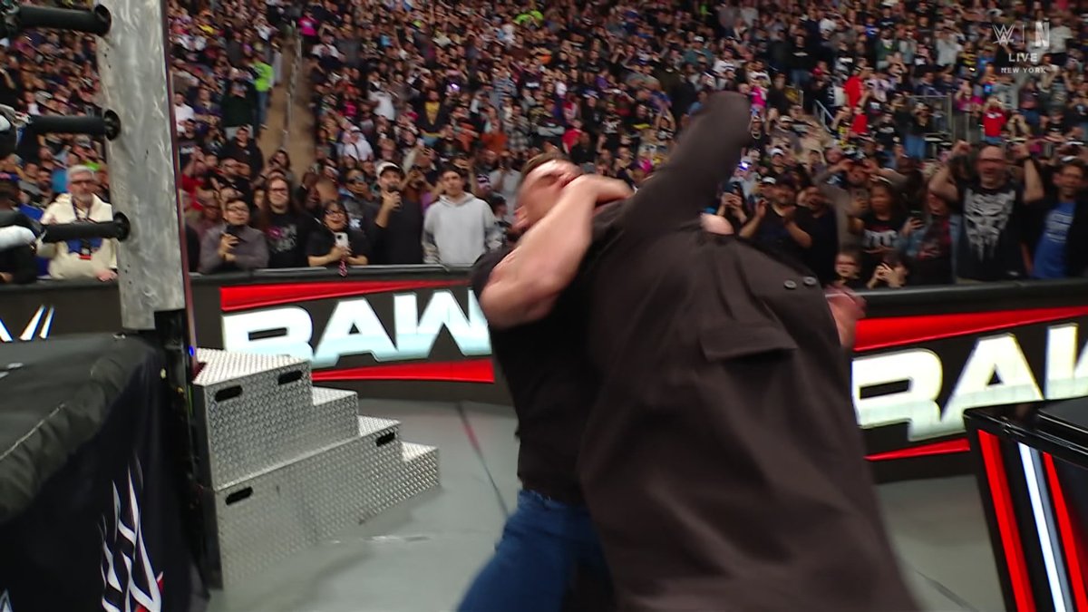 GUNTHER PUTS SETH ROLLINS TO SLEEP ON #WWERaw Gunther wants Rollins at WrestleMania 😳