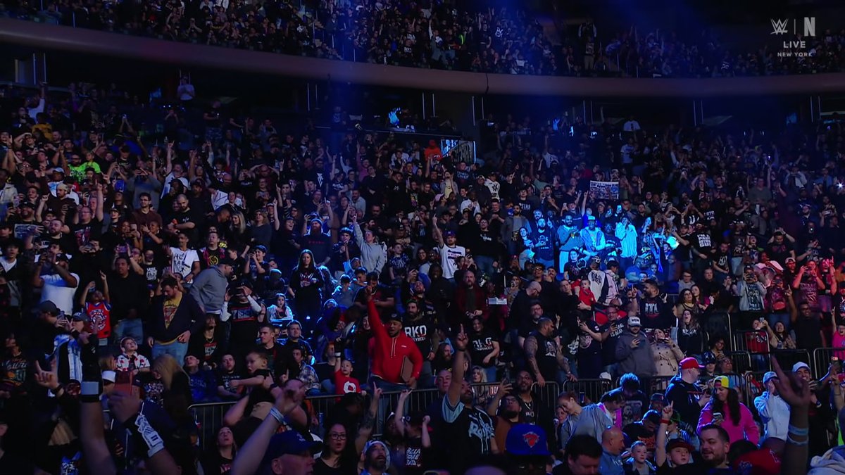 THE OTC ROMAN REIGNS AT THE WORLD’S MOST FAMOUS ARENA 👆 #WWERaw