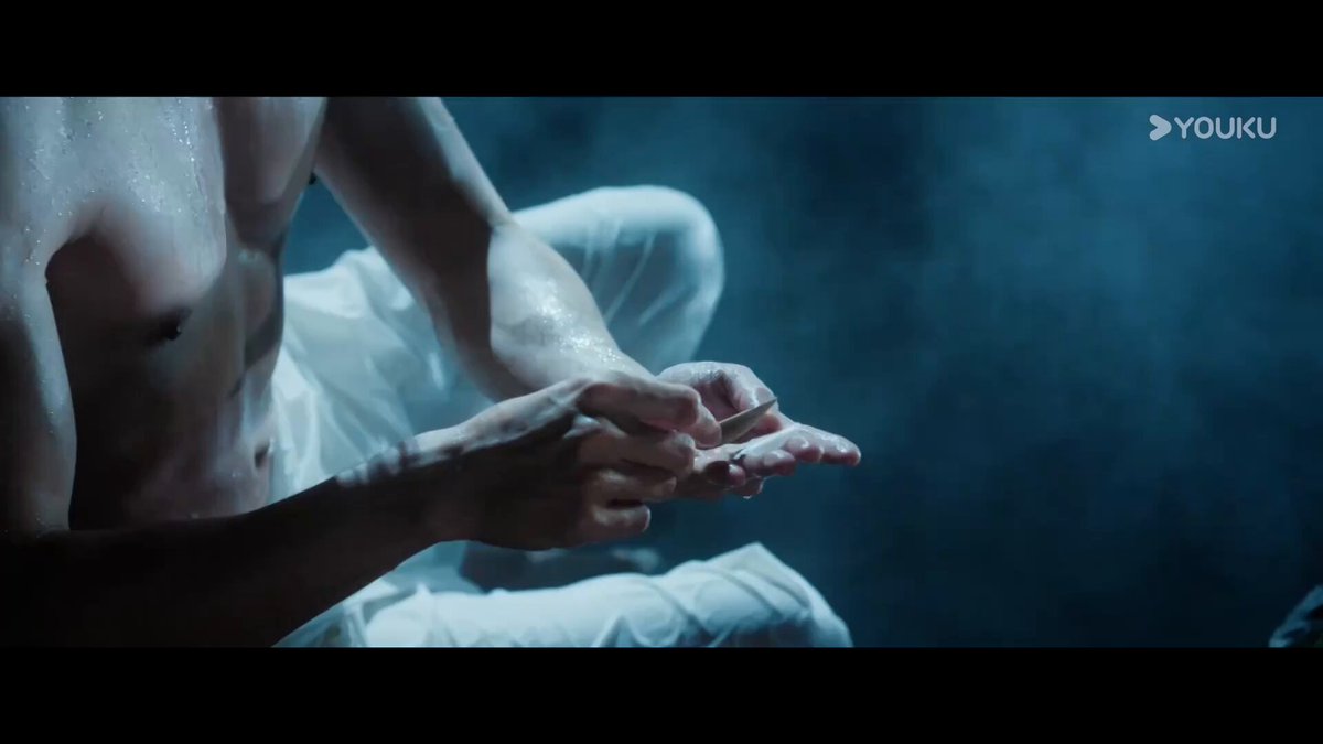 #บันทึกเกล็ดจันทร์ #VeilofShadows #月鳞绮纪 คำหยอกล้อที่พูดออกไปโดยไม่ตั้งใจ แต่คนฟังกลับเผลอใจไปโดยไม่รู้ตัว ท่ามกลางคำลวงและเกมจิตวิทยา พวกเขาค่อย ๆ สำรวจหัวใจของกันและกัน และบางครั้งความรู้สึกที่แท้จริงกลับเป็นสิ่งที่ยากจะรับรู้ แม้แต่กับตัวเอง! ออกอากาศตอนแรก 1 เมษายน เวลา 11:00 น. ทาง YOUKU International ห้ามพลาด! 🎬✨ นำแสดงโดย: #เจิงซุนซี #เฉินตูหลิง #JosephZeng #ChenDuling (ไม่เรียงลำดับ) #YOUKU #YOUKUThailand