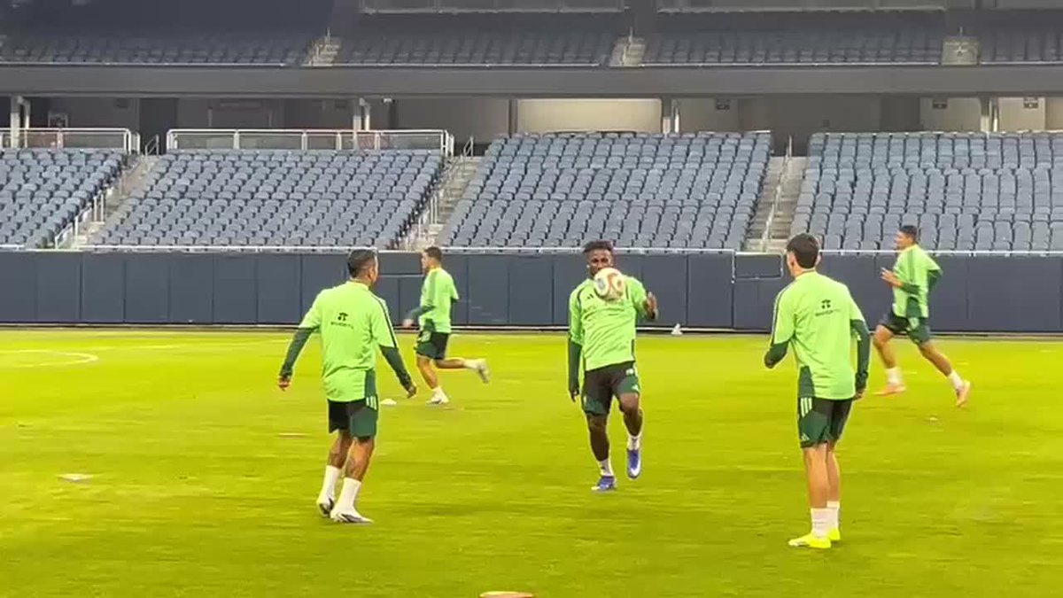 Álvaro Fidalgo y Julián Quiñones entrenando juntos en la Selección Mexicana, quiero llorar🥹❤️