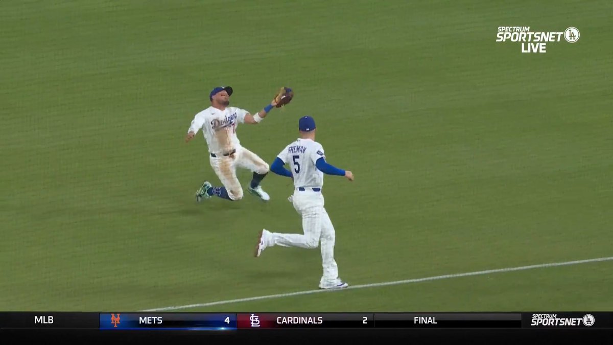 Miguel Rojas runs this baseball down! 😎
