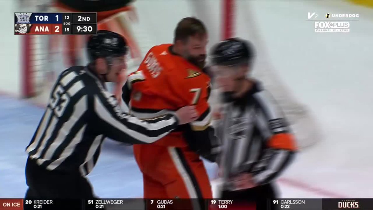 Now McCabe has gone at Gudas and thrown him down 😭