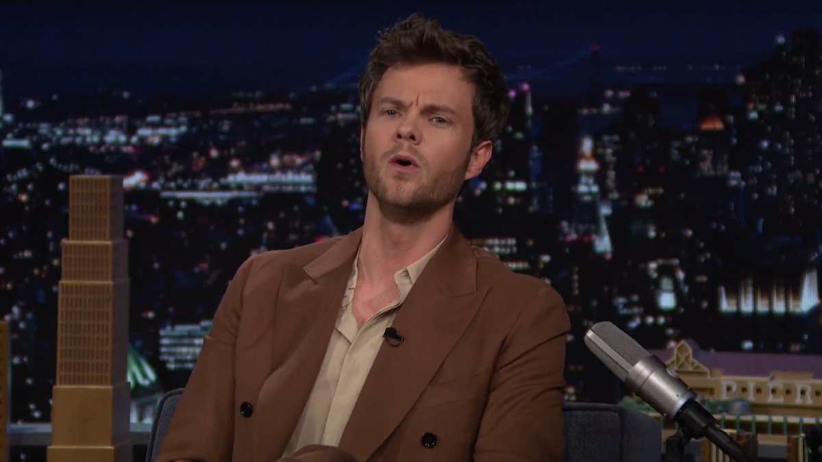 Jack Quaid impersonated the Gingerbread Man from Shrek to keep his THE BOYS co-stars from dozing off during long nights of filming 🤣 #FallonTonight #TheBoys