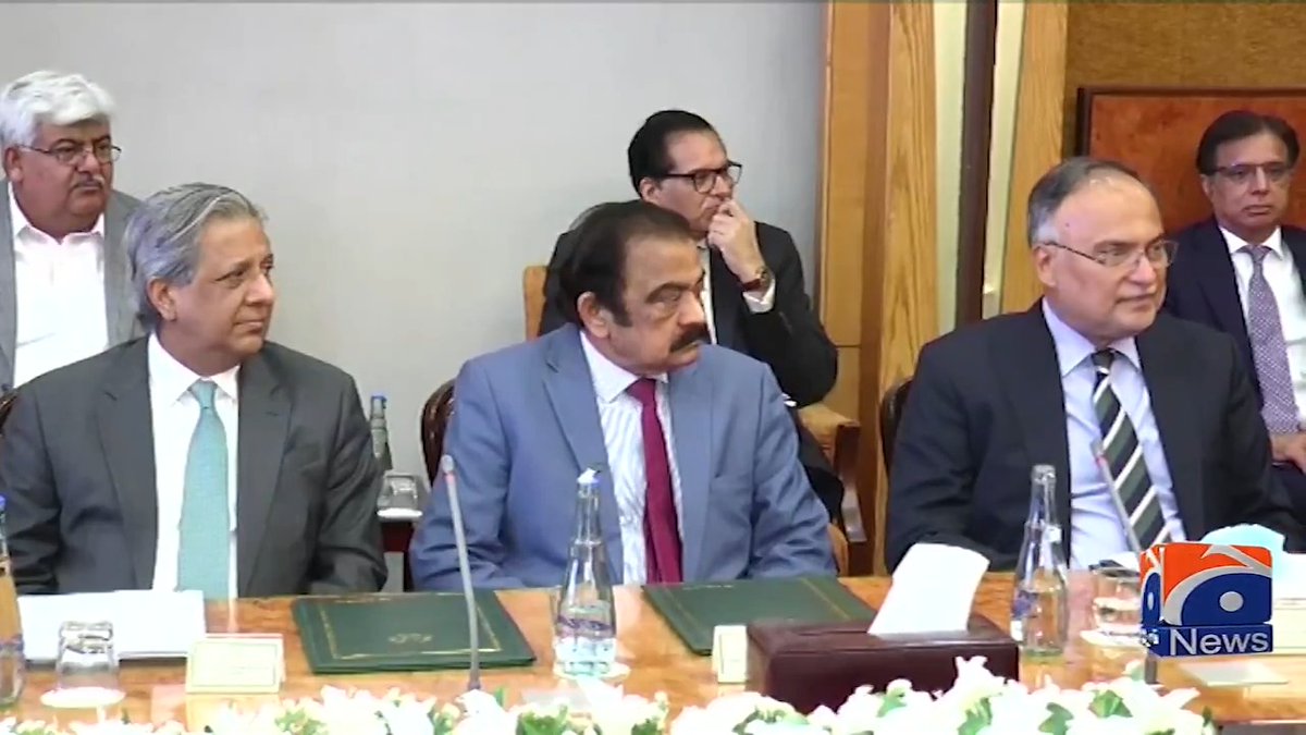 "ایک اضافی چھٹی دی، اسکول بند کیے مگر عوام نے پیٹرول کا استعمال بڑھا دیا" وفاقی حکومت کا عوام سے شکوہ
