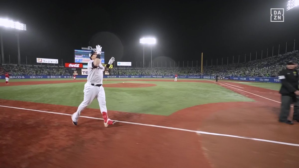 主砲に待望弾 オスナが第1号ホームラン リクエストも文句なしフェンスオーバー ⚾️ヤクルト×広島 #swallows #だったらDAZN 【一軍】 野球専用パック「DAZN BASEBALL」 ✔ 月々2,300円（年間プラン・月々払い） ✔ 初月無料キャンペーン中（〜4/19まで） ▶ 視聴はこちら